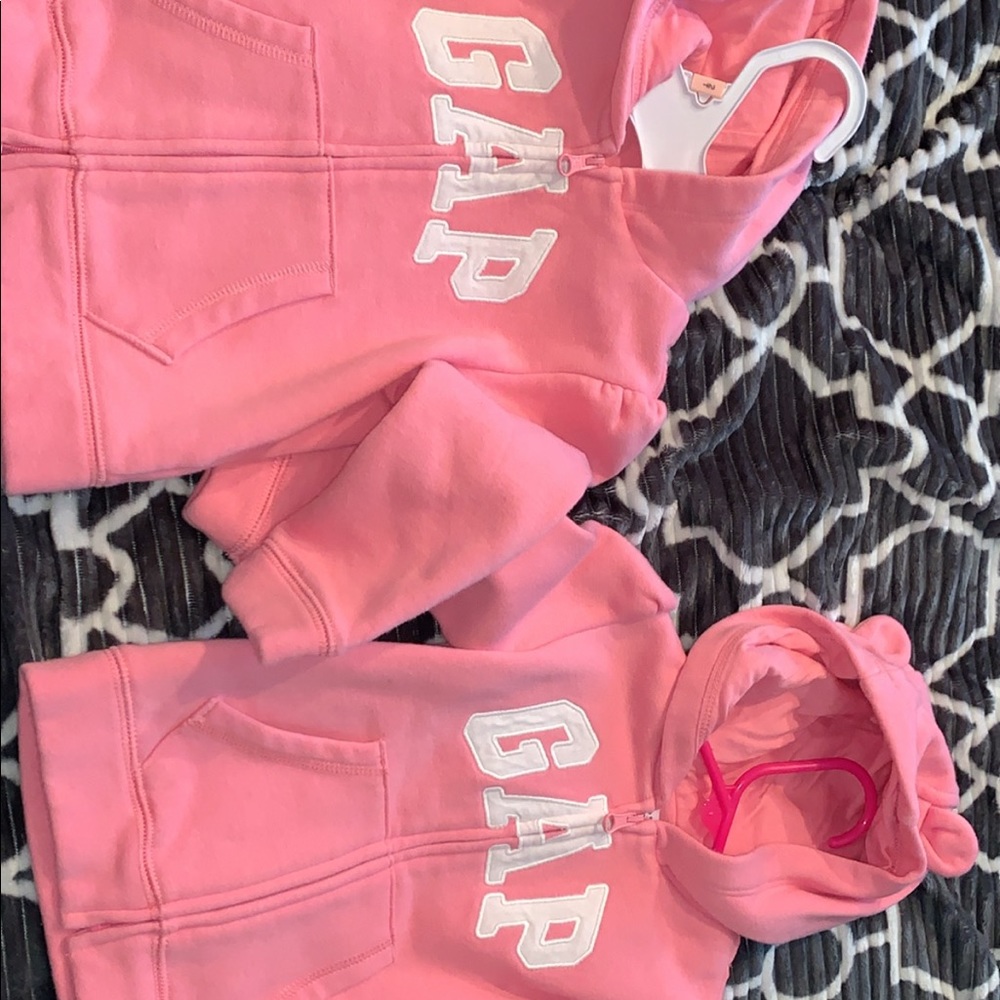 Gap Sweaters - Picture 2 of 2